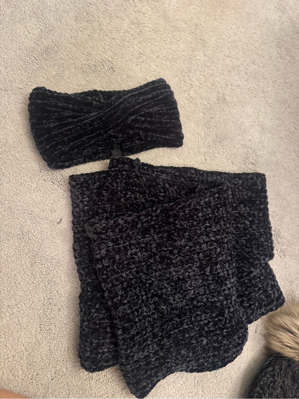 Cuddl Duds Black Knit Headwrap and Scarf Set